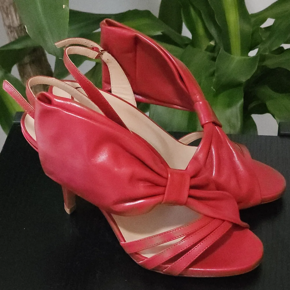 VALENTINO‎ GARAVANI women's size 36 dark red heels